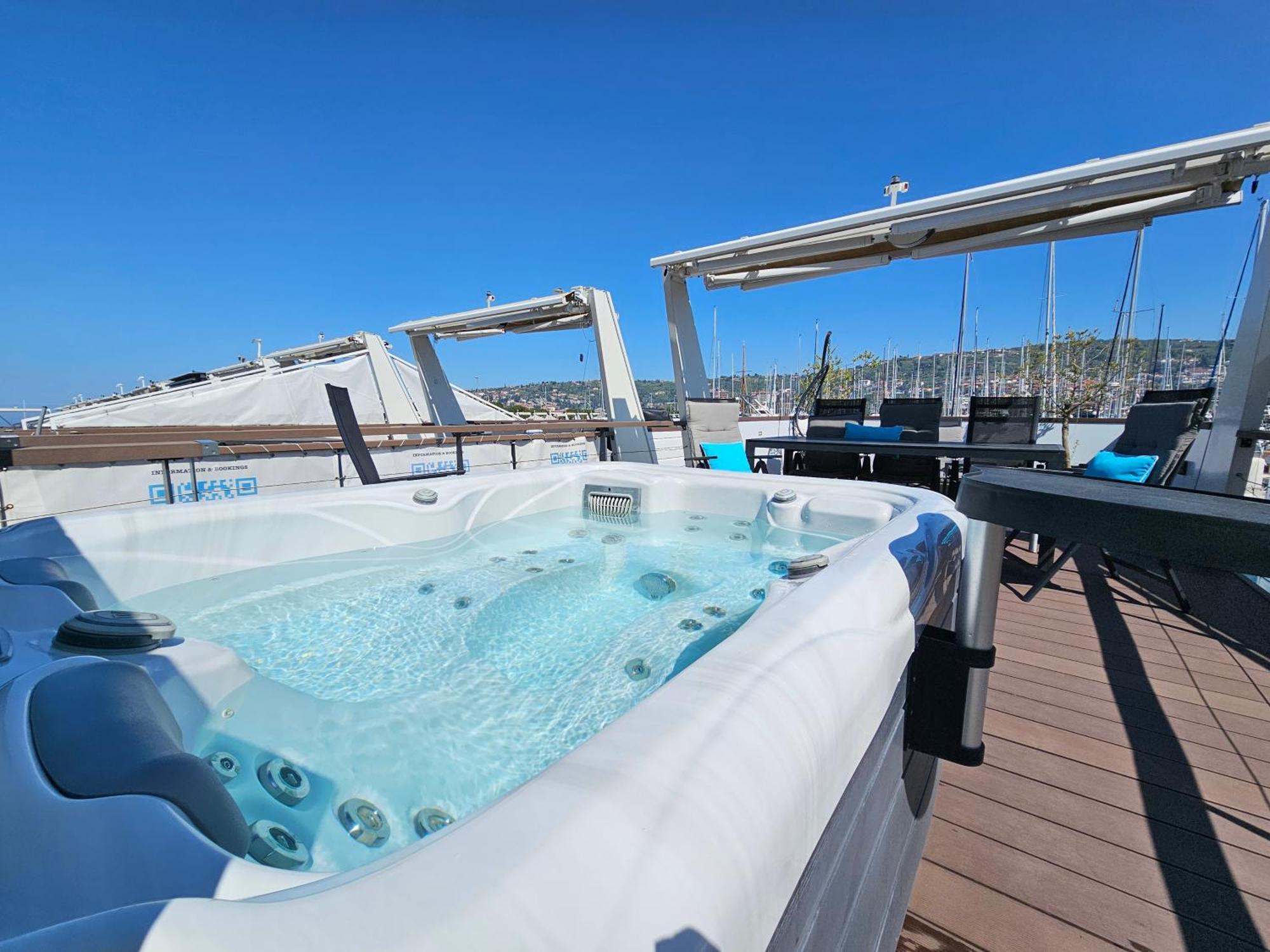 Floating Sea House - Vital Lux Порторож Экстерьер фото